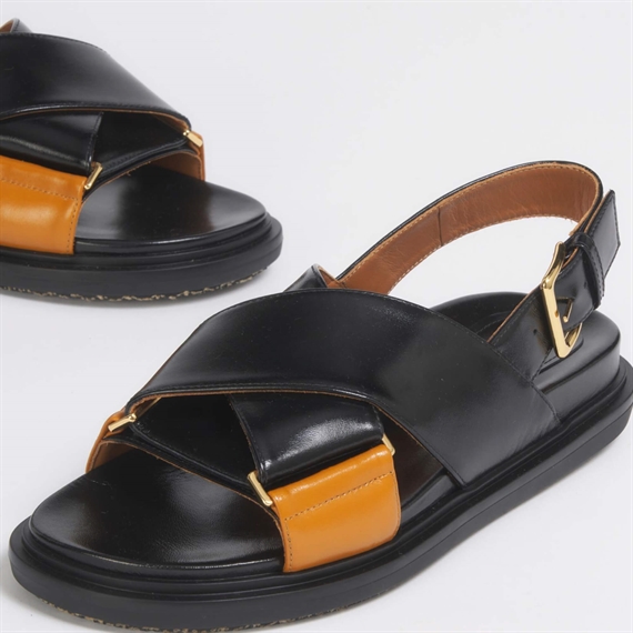 Marni Fussbett Sandaler, Black/Camel